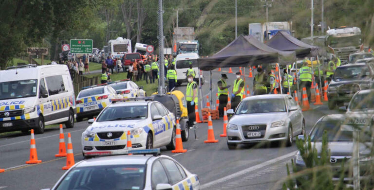 Hikoi stand-off continues at the border