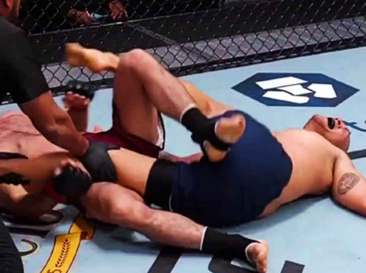 Watch: ‘I’m going to be sick’: Fan horror as fighter screams in pain after excruciating kneebar from Russian star heading for UFC