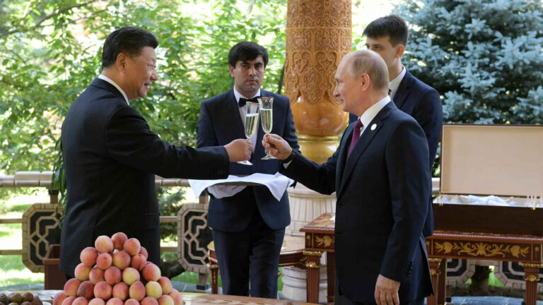 Putin & Xi give Boris’ PR summit a miss