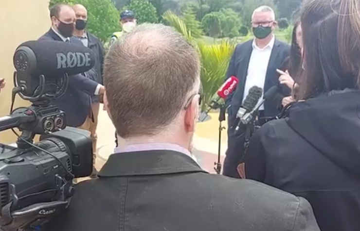 Watch: ‘It’s rude to lie to the New Zealand Public!’: Ardern heckled and questioned on the spot in train-wreck Northland press conference