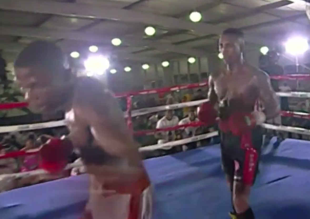 Watch: Boxer hospitalised after mid-fight meltdown - Daily Telegraph NZ