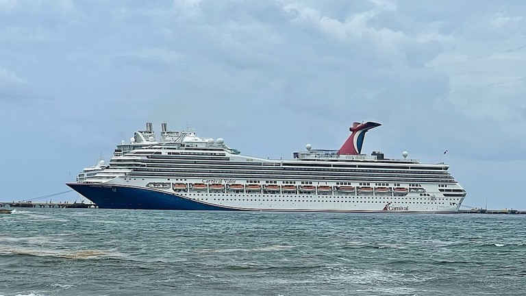 Cruise ship Carnival Valor news