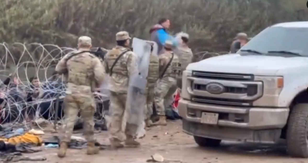 US Border Patrol has ‘no plans’ to remove razor wire set up by Texas ...