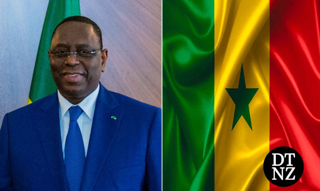Senegal President Macky Sall (L).