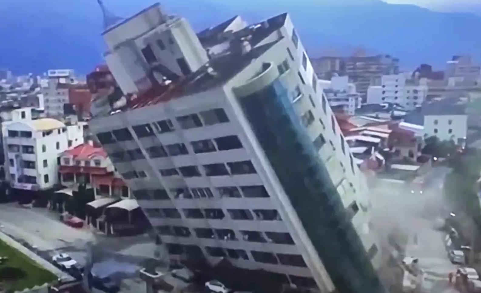 Watch: Magnitude 7.2 earthquake strikes Taiwan - Daily Telegraph NZ