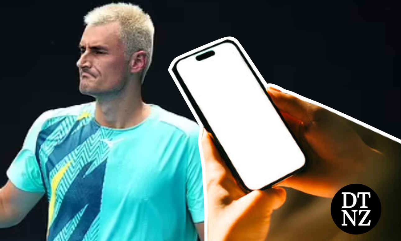 Bernard Tomic phone news