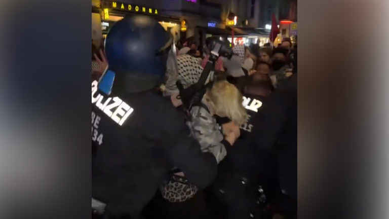 German police brutalise female activists at Women’s Day rally (Video) - Daily Telegraph NZ