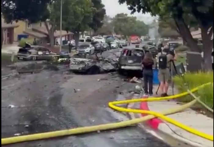 Fatal plane crash in San Diego destroys homes and triggers evacuations ...