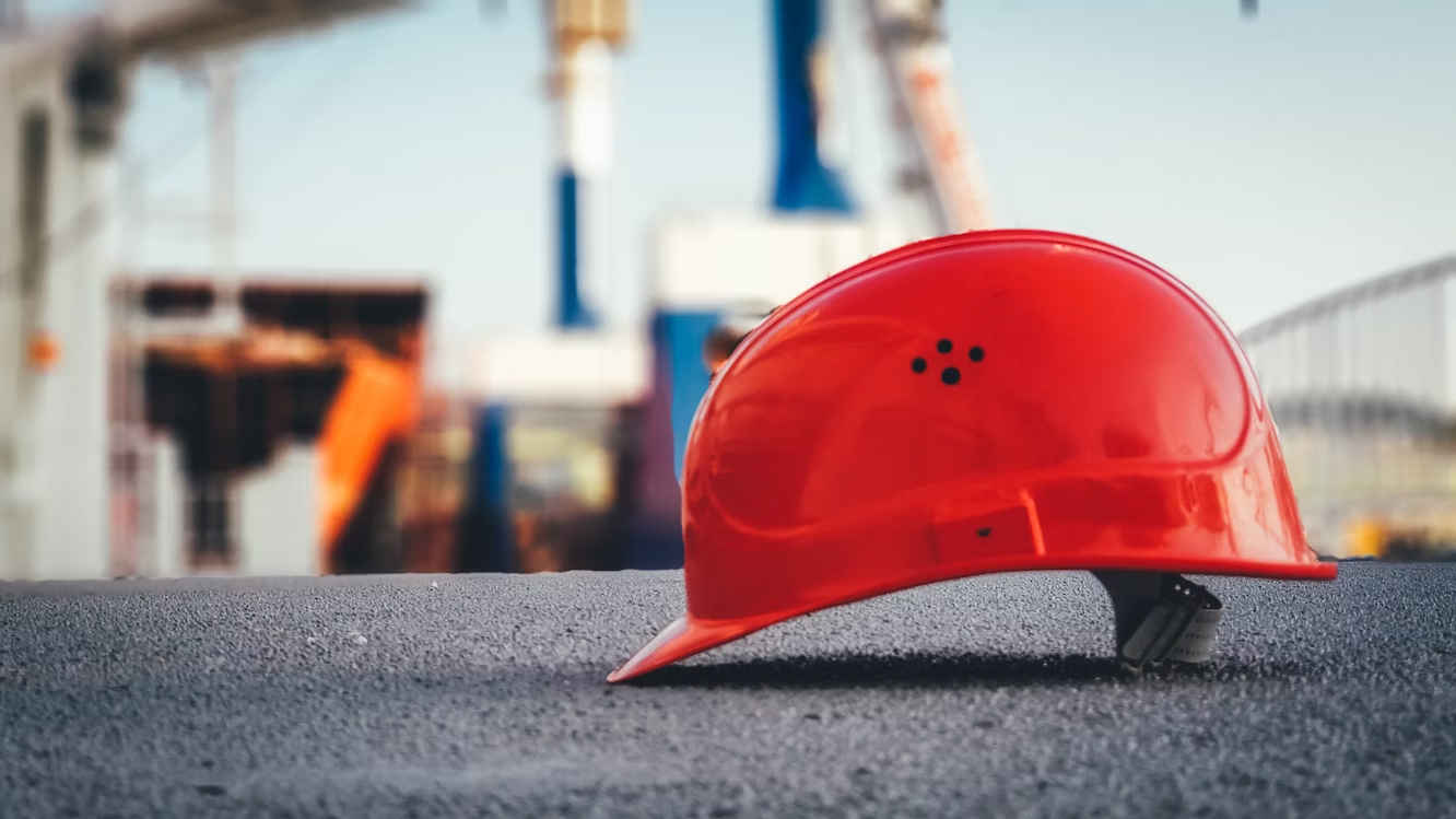 Union warns of 'labour market crisis' 1 labour market