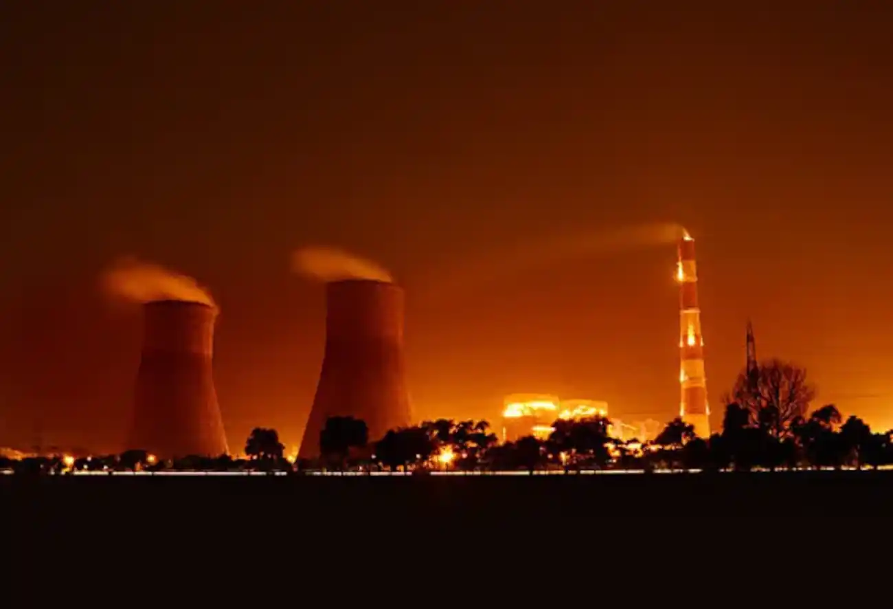 Indian lawmakers approve private investment in nuclear energy