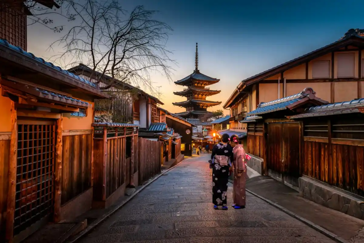 Kyoto moves to restrict tourist names after record-breaking year