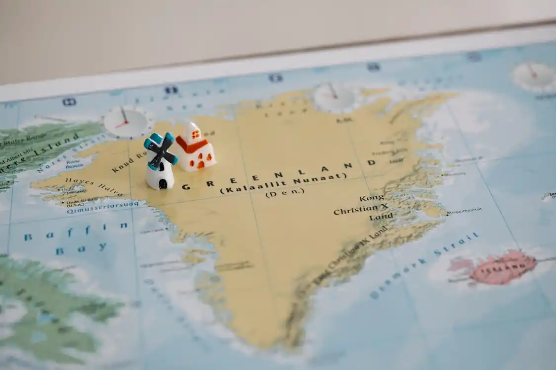 Trump orders plan for Greenland invasion
