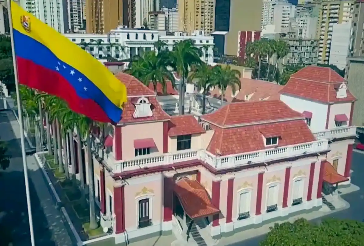 Unauthorised drones blamed for gunfire near Venezuela’s presidential palace 1 Drones blamed for gunfire near Presidential Palace in Caracas
