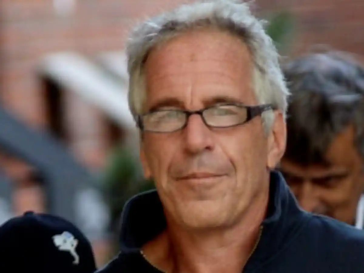 Emails reveal Epstein funding offer to Auckland academic 1 Epstein emails to Brian Boyd