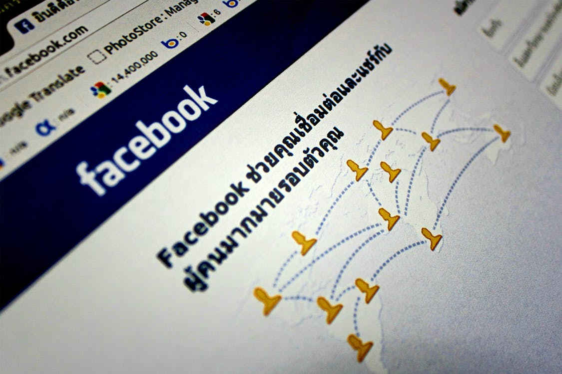 Facebook blocks Hungarian media