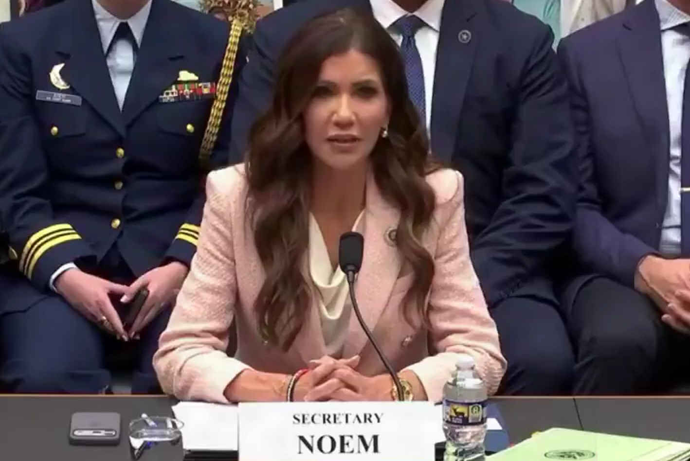 Kristi Noem replaced by Trump
