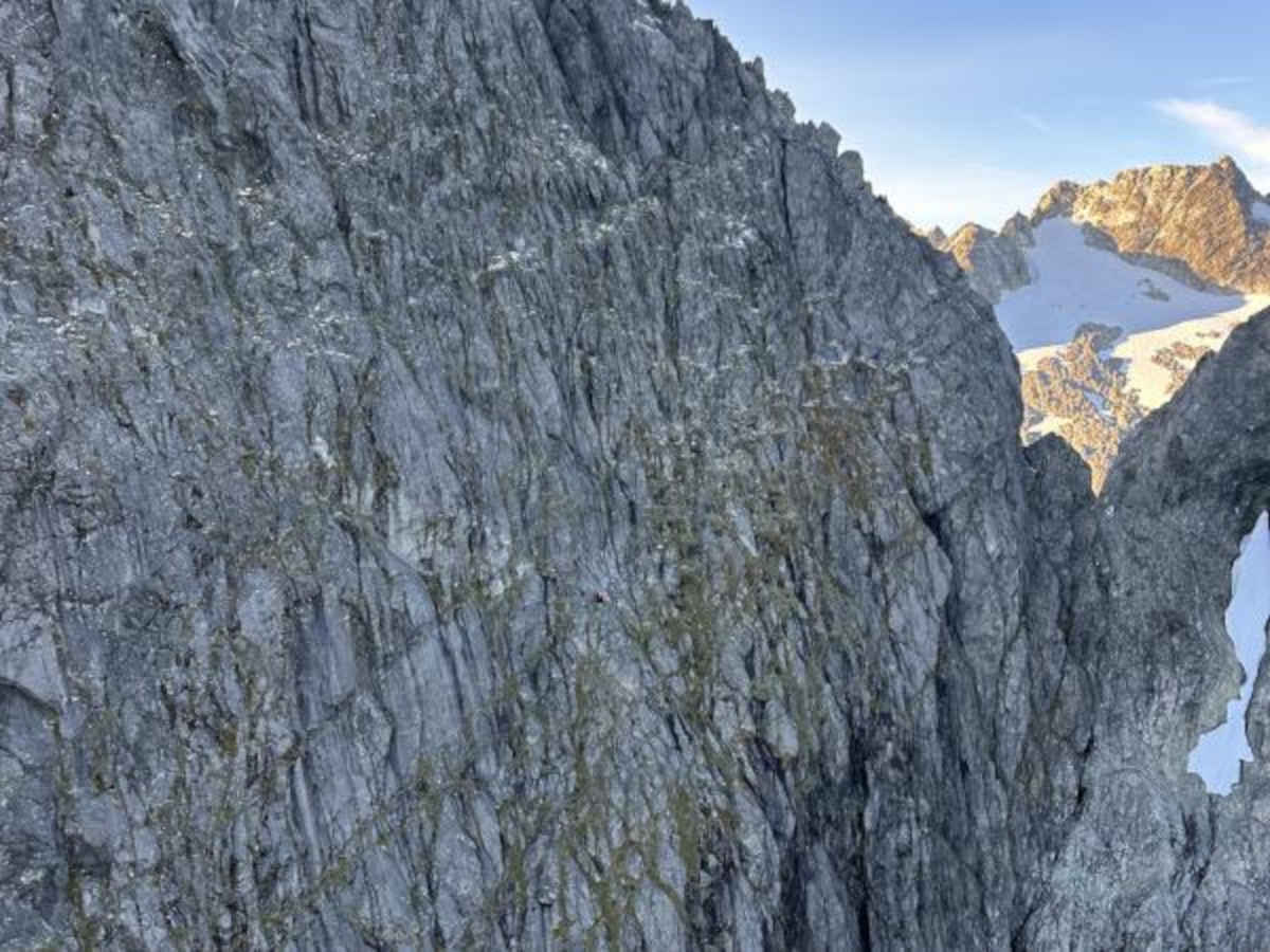 Fiordland National Park rescue on Sabre Peak