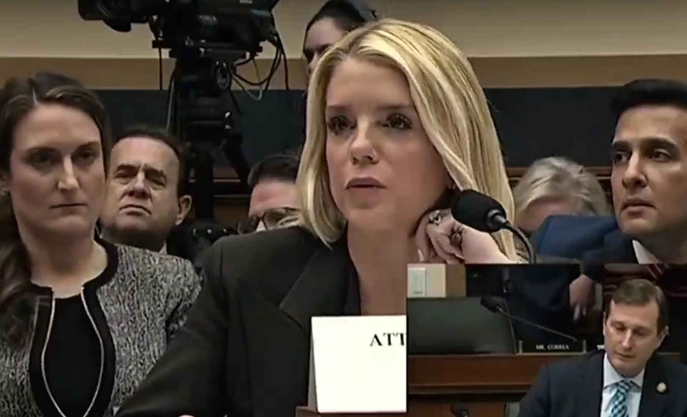 Pam Bondi diagnosed with thyroid cancer 1 Pam Bondi thyroid cancer