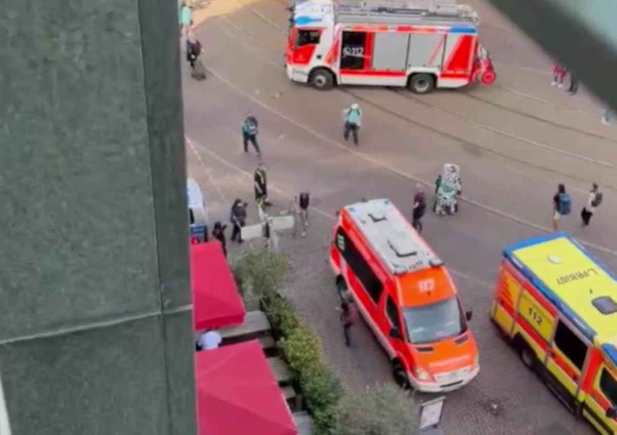 At least two dead after car ploughs into crowd in Germany (Video ...