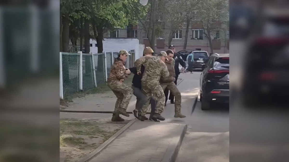 Ukraine draft enforcers