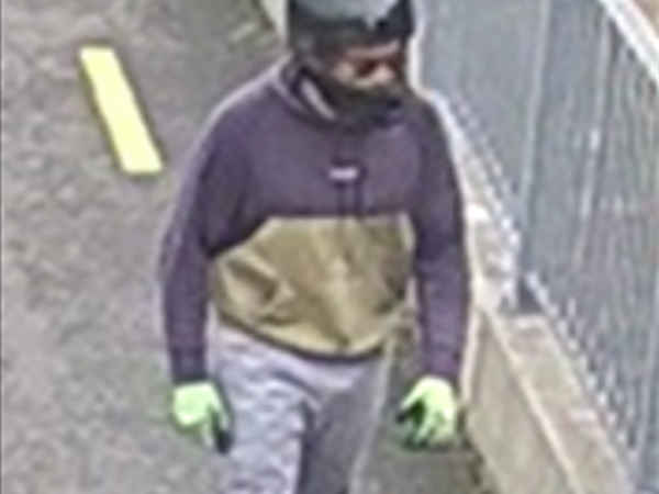 Police hunt pair after mobility trike theft leaves disabled man stranded 4 police hunt pairafter4